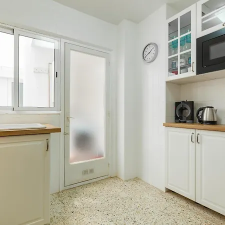 Moli Apartment *