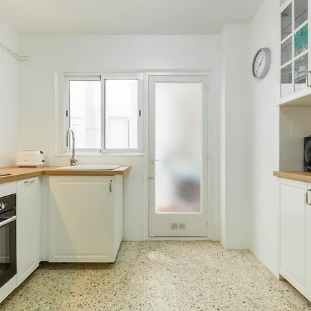Moli *